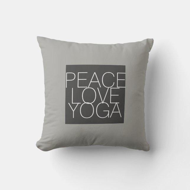 fredens kärlek yoga-kudde på grått kudde (Framsida)