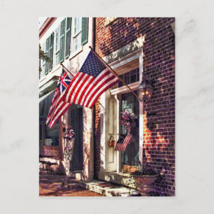 Fredericksburg VA - Gata med amerikanska Flaggor Vykort