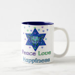 Fredkärleklycka Två-Tonad Mugg<br><div class="desc">Hjärtor, davidsstjärnan och ord "fredkärleklycka" är ett älskvärt långt till något att sägalycklig Hanukkah.</div>