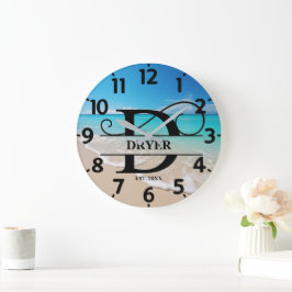 Fredlig havsstrand D Monogram Stor Klocka