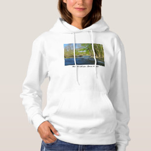 Fredlig vid floden t shirt
