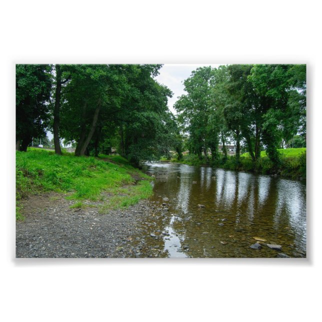 Fredliga floden Elwy stränder i St Asaph Fototryck (Framsidan)