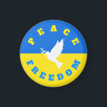 Fredsduvor - Flagga Ukraina - Frihet - fred Magnet<br><div class="desc">Ukraina - Fred - Ukrainas Flagga - Frihetsstöd - Solidaritet - Starkt tillsammans - Frihetsegern! Låt oss världen till ett bättre ställe - alla tillsammans! En bättre värld börjar - beroende - behöver du också! Du kan överföra till 1 000 Zazzle-produkter. Ändra storlek och flytta eller ta bort och lägg...</div>