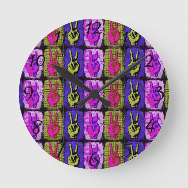 Fredsmur Clock Rund Klocka (Framsida)