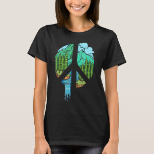 Fredsteckenet Natur: "Forest Nature Campers Hik" T Shirt