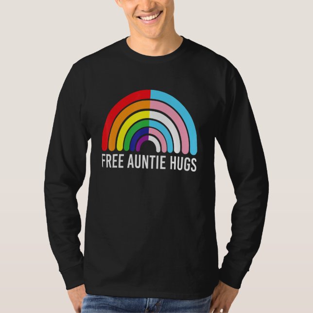 Free Auntie Hugs Rainbow Transgender Flagga Lgbtq  T Shirt (Framsida)