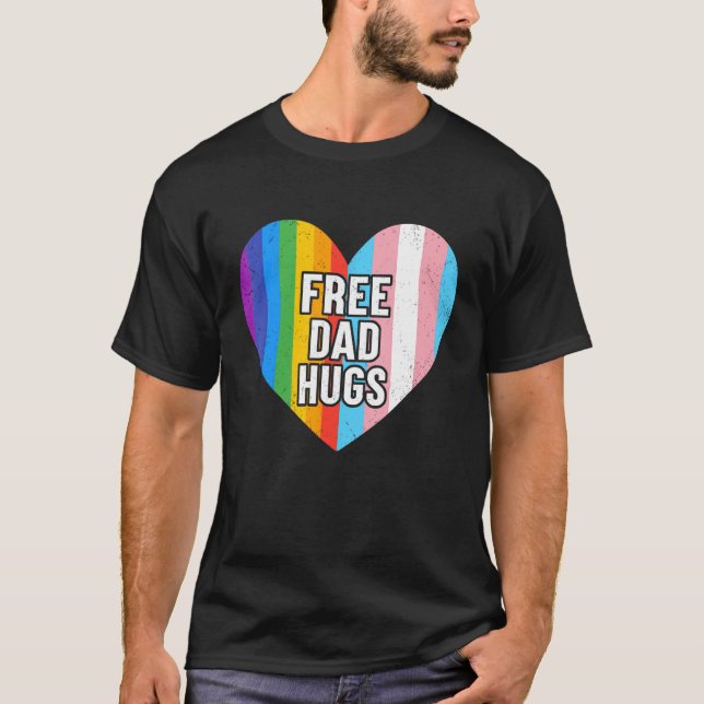 Free Dad Hugs Rainbow Heart Lgbt Pride Month T Shirt (Framsida)
