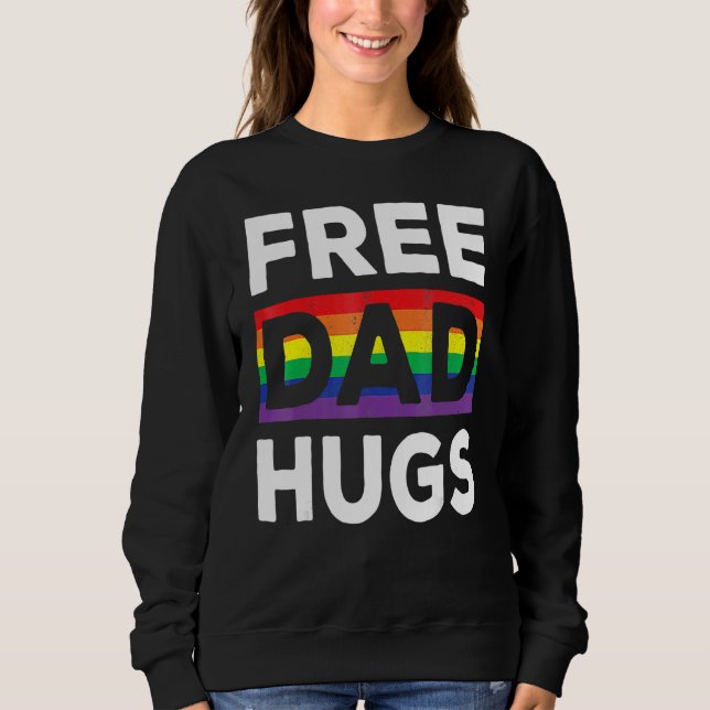 Free Dad Hugs With Rainbow And Transgender Flag He T Shirt (Framsida)
