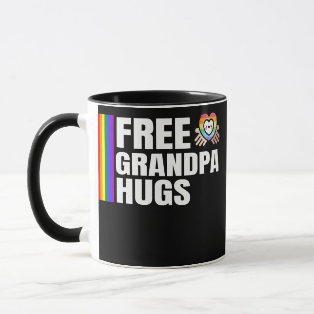 Free Grandpa Hugs Gay pride Month Ally LGBTQ Mugg (Vänster)