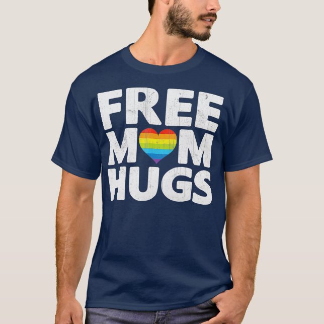Free Mamma Hugs Free Mamma Hugs Rainbow Gay pride T Shirt (Framsida)