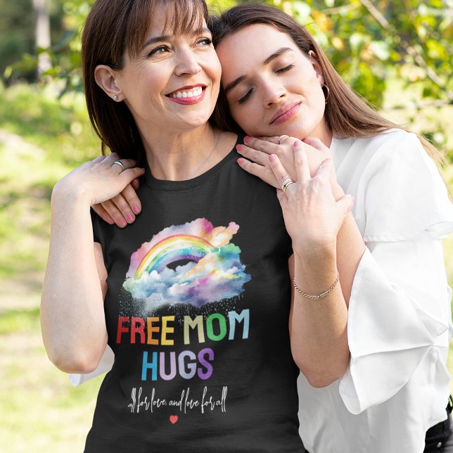 Free Mamma Hugs LGBTQ Pride Rainbow T Shirt (Skapare uppladdad)