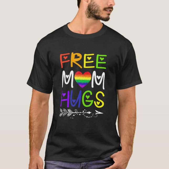Free Mamma Hugs T Rainbow Heart LGBT Pride Month T Shirt (Framsida)