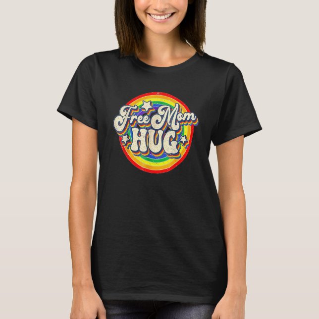 Free Mom Hug LGBT Pride Pride Mom Month Retro Vint T Shirt (Framsida)