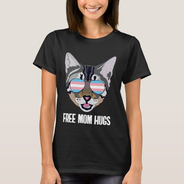 Free Mom Hugs Funny Cat Trans Pride T Shirt (Framsida)