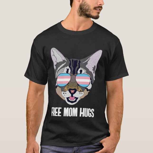 Free Mom Hugs Funny Cat Trans Pride T Shirt (Framsida)