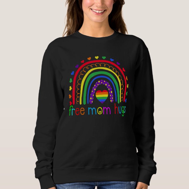 Free Mom Hugs Lgbt Flag Gay Lesbian Pride Parades  T Shirt (Framsida)