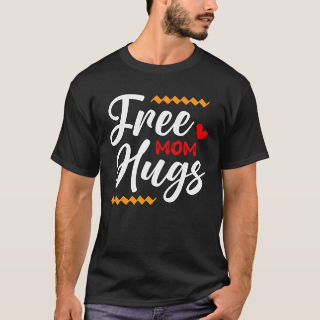 Free Mom Hugs LGBT Transgender Bisexual Pride Mont T Shirt (Framsida)