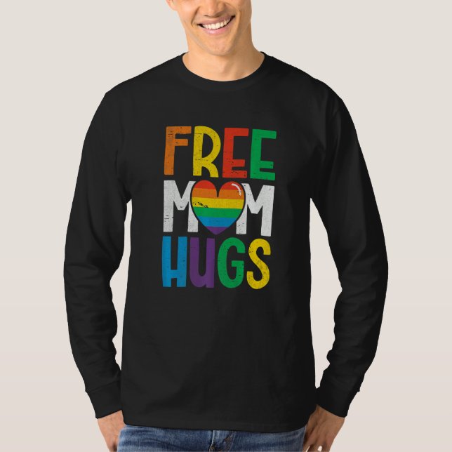 Free Mom Hugs Rainbow Heart Lgbt Ally Pride Month  T Shirt (Framsida)