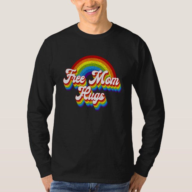 Free Mom Hugs Rainbow Retro LGBT Flag LGBT Pride M T Shirt (Framsida)