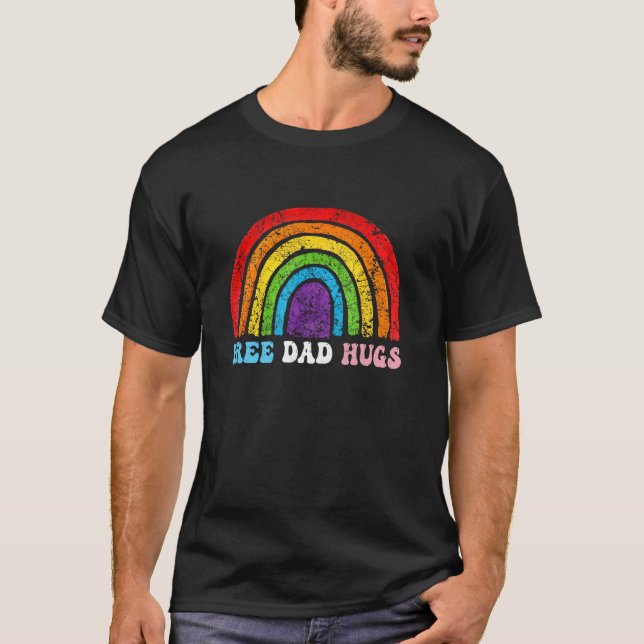 Free Pappa Hugs HBT Pride Month Rainbow Transgende T Shirt (Framsida)