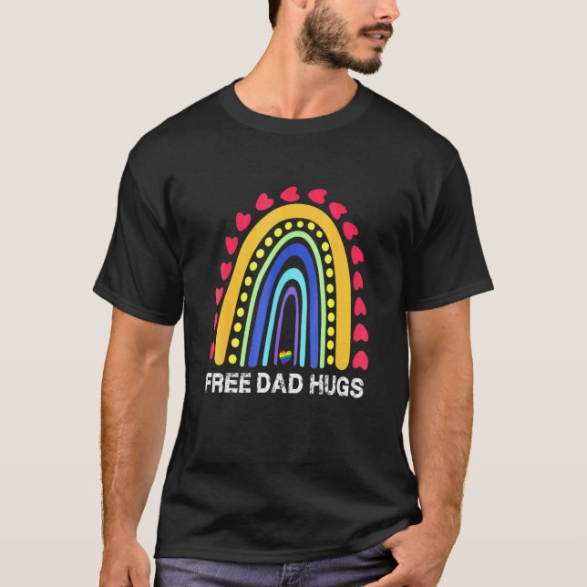 Free Pappa Hugs Rainbow Heart Gay pride LGbt - gra T Shirt (Framsida)