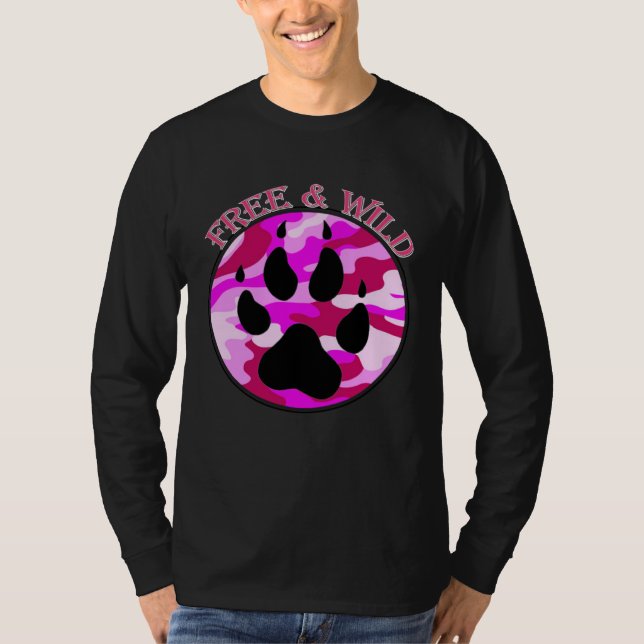 Free & Wild pink camo wolf paw by Mortal Designs T Shirt (Framsida)