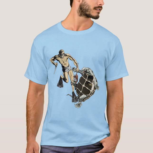 Freediving Diver Fighting a Turtle for a Lobster T Shirt (Framsida)