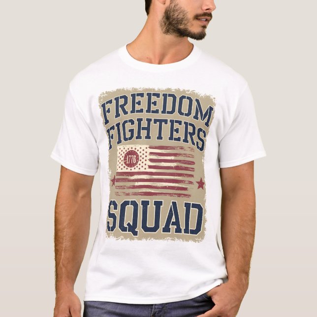 Freedom Fighters Squad 1776 Flagga USA Inde T Shirt (Framsida)