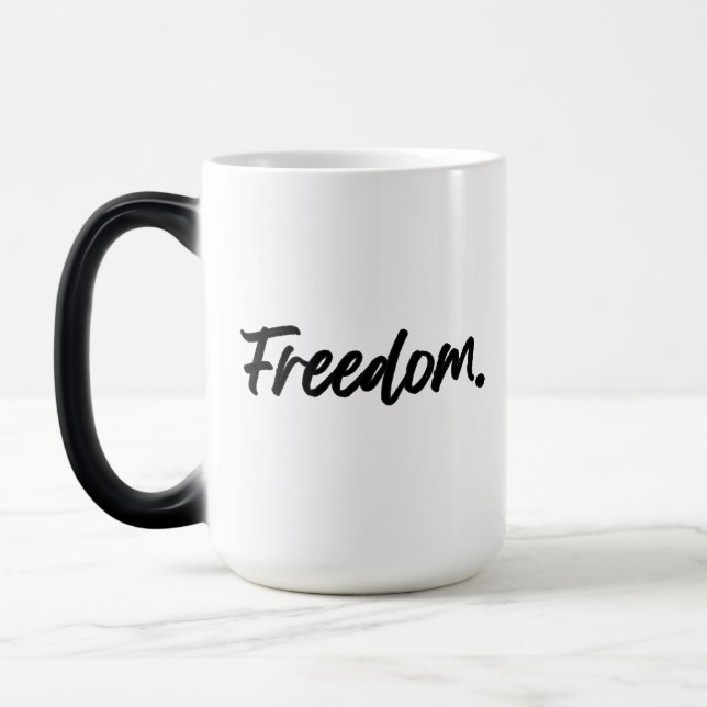 Freedom. Minimalist Black Magisk Mugg (Vänster)
