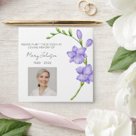 Freesia fröpaket minnesgudstjänst kuvert