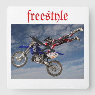 freestyle yamaha fyrkantig klocka