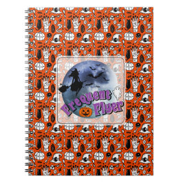 Frekvent Flyer Halloween Witch Riding Broomstick Anteckningsbok