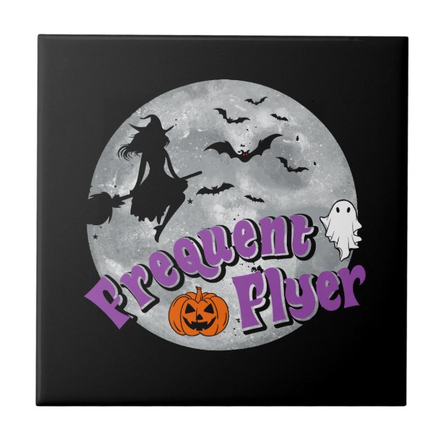 Frekvent Flyer Halloween Witch Riding Broomstick Kakelplatta (Framsidan)