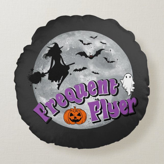 Frekvent Flyer Halloween Witch Riding Broomstick Rund Kudde (Framsidan)