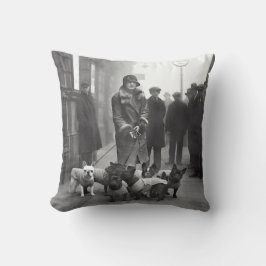 French Bulldogs Vintage Dog Walker Throw Pillow Kudde