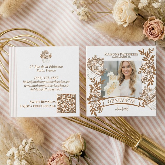 French Hand Drawn Floral Cupcake Bakery Photo Fyrkantigt Visitkort (French Hand Drawn Floral Cupcake Bakery Photo Square Business Card)