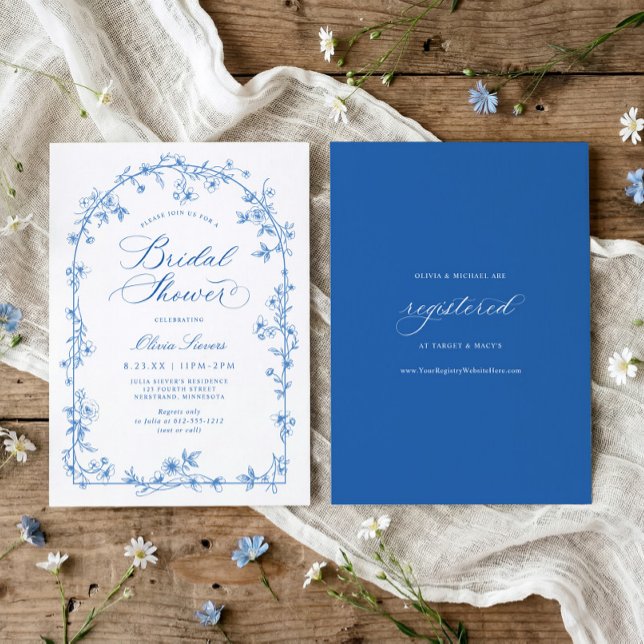 French Toile Blue and White Floral Bridal Shower Inbjudningar (Blue and white wildflower bridal shower invitation with French vintage toile arch frame)