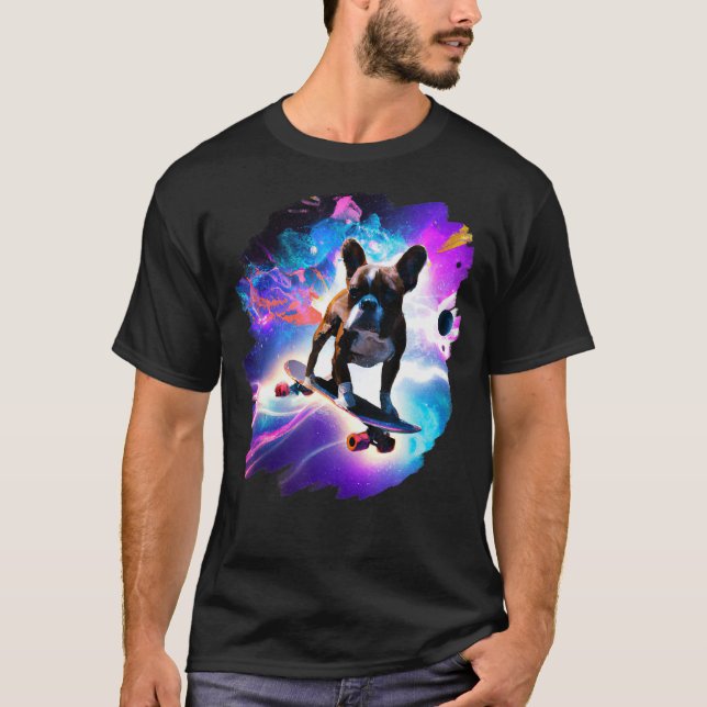 Frenchie Fransk Bulldog Skateboarding Space Retro T Shirt (Framsida)