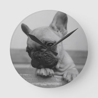 Frenchie puppy rund klocka
