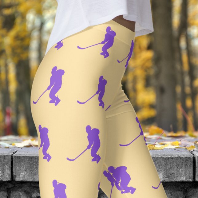 Fresh Beige White Womens Ice Hockey Mönster Leggings (Womens Ice Hockey on Beige Leggings)