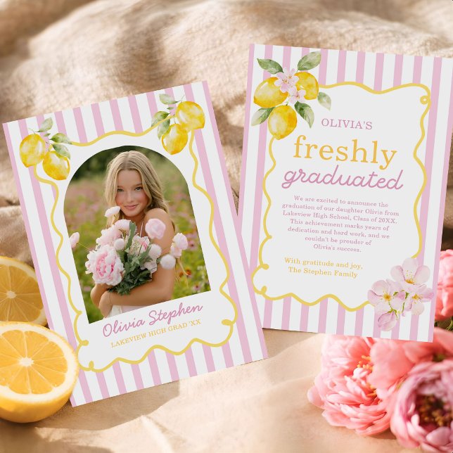 Freshly Graduated Lemon Graduation Announcement Inbjudningar (Skapare uppladdad)