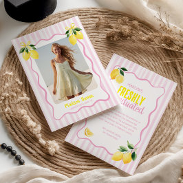 Freshly Graduated Lemon Pink Stripes Graduation Meddelande