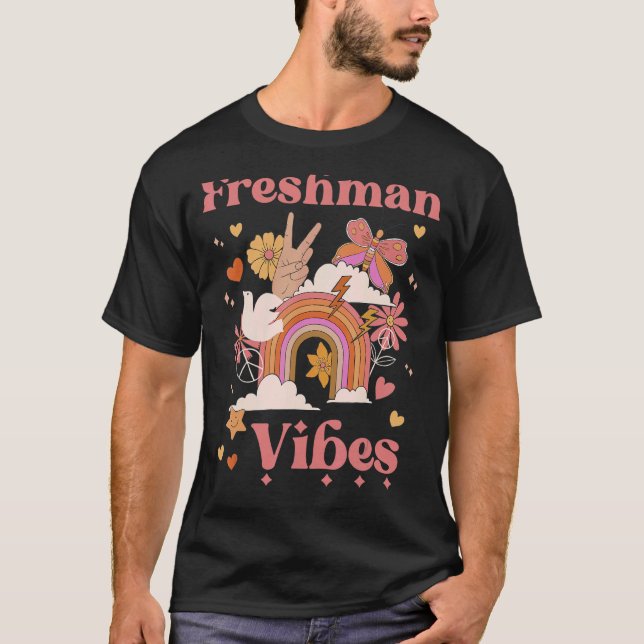 Freshman Vibes School Groovy Retro 9th Klass Boho T Shirt (Framsida)