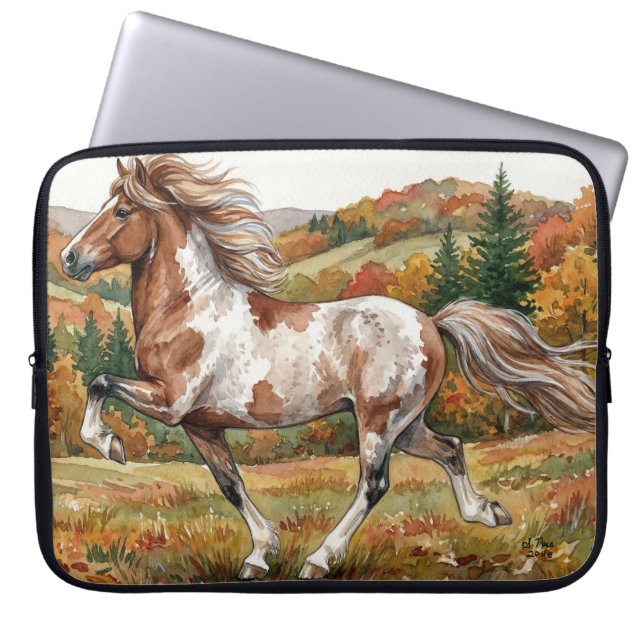 Freya Icelandic Horse in Autumn Forest Laptop Fodral (Framsidan)