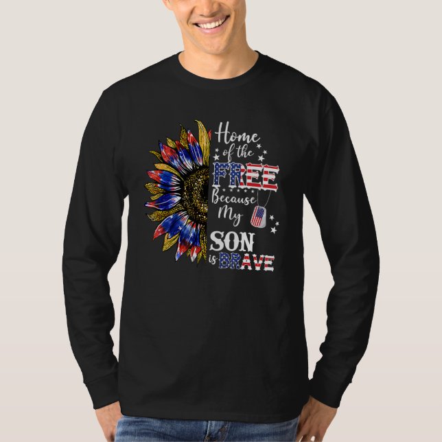 Fri bostad eftersom min Pappa är Modig amerikan T Shirt (Framsida)