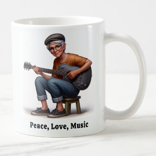 Fri, sporrad äldre medborgare som njuter av livet kaffemugg