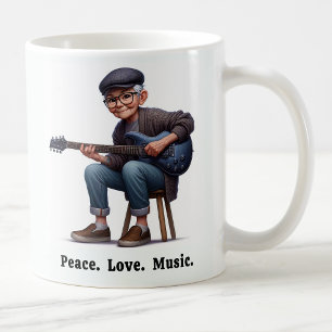Fri, sporrad äldre medborgare som njuter av livet kaffemugg