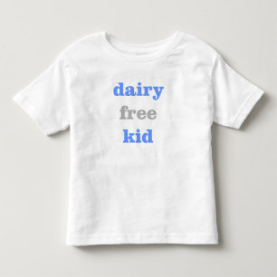Fri unge för mejeri i baby blue tee