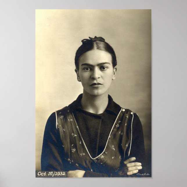 Frida Kahlo Arm Crossed Poster (Framsidan)