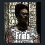 Frida Kahlo Lettering Porträtt Poster<br><div class="desc">Frida Kahlo de Rivera var en mexikansk målare som var ihågkommen för hennes intensiva och livfulla arbete. Hennes arbete har firats i Mexiko som en symbol för nationell och inhemsk tradition,  och av feminister för dess kompromisslösa skildring av kvinnlig erfarenhet och</div>
